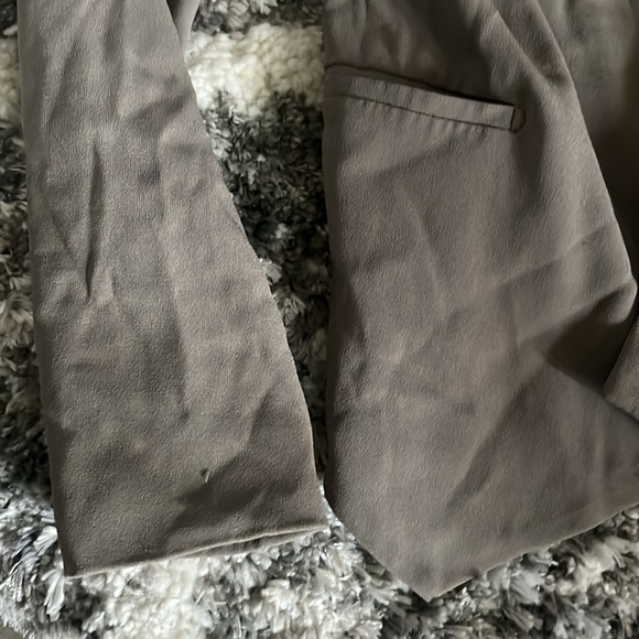 Babaton Aritzia Green Blazer - Picture 3 of 9